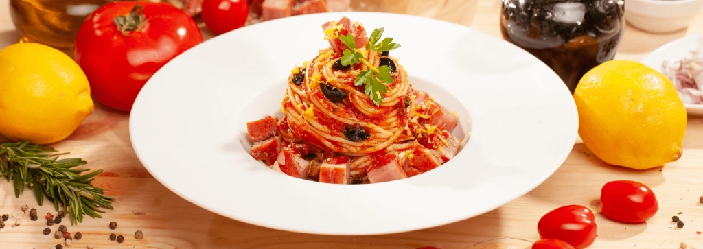 Spaghetti alla siciliana e tonno